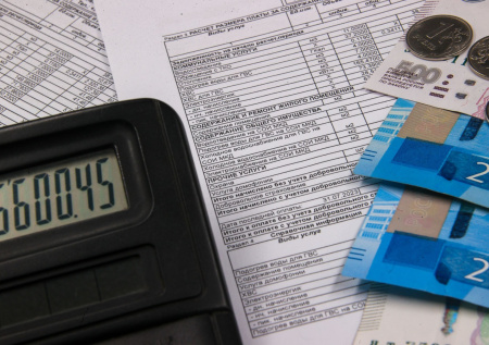 Эксперт по ЖКХ ответил, что изменится из-за сдвига сроков оплаты квитанций