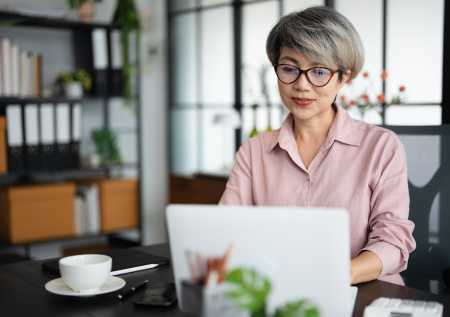 Фриланс без соцпакета или работа по найму — что выбрать в 2026 году