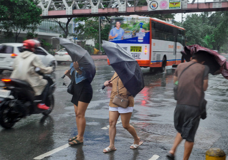 Названо количество жертв масштабного урагана на Филиппинах