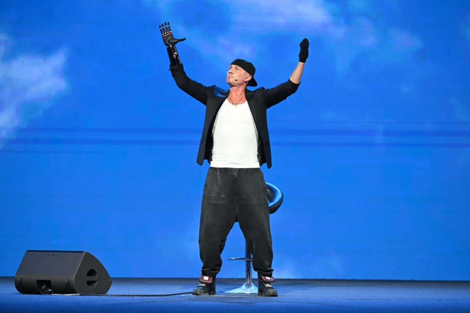 Премьера документального фильма «Роман Костомаров: Рожденный дважды»