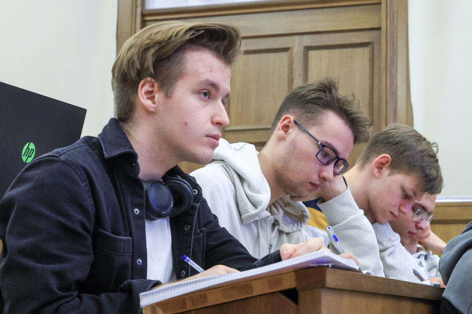 Суть изменений: переход на новые ФГОС, усиление практики, индивидуальные траектории