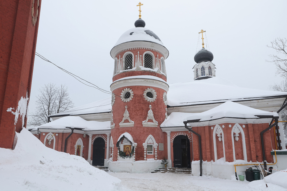 Храм святителя Николая Чудотворца на территории Преображенского кладбища, где прошла церемония прощания с Гитаной Леонтенко