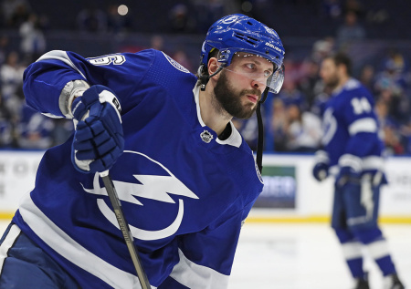 Российский форвард «Тампы» продлил результативную серию НХЛ до 10 матчей