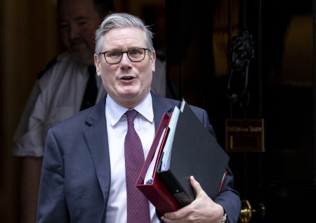 Политолог раскрыл судьбу Стармера из-за скандала вокруг файлов Эпштейна