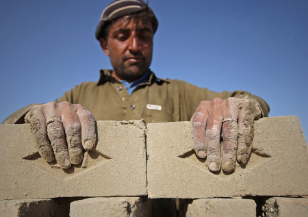 Россиянам рассказали, безопасны ли трудовые мигранты из Афганистана