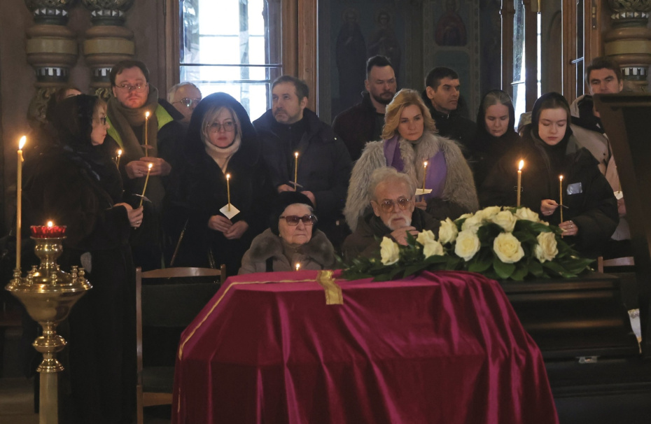 Близкие Светланы Жильцовой на церемонии прощания