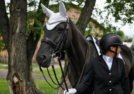 Юным российским всадникам вернули флаг и гимн