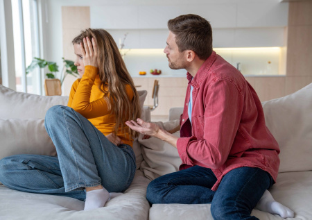 Психолог раскрыла опасность наказания мужчины женским молчанием