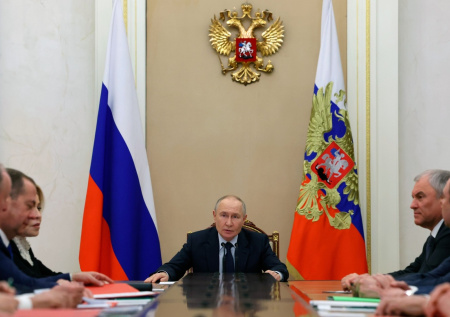 Стало известно, что обсуждал Путин с Совбезом на оперативном совещании