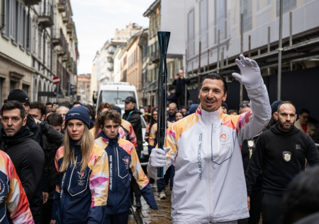 «Красавец!»: в Сети восхитились Златаном Ибрагимовичем с олимпийским огнем