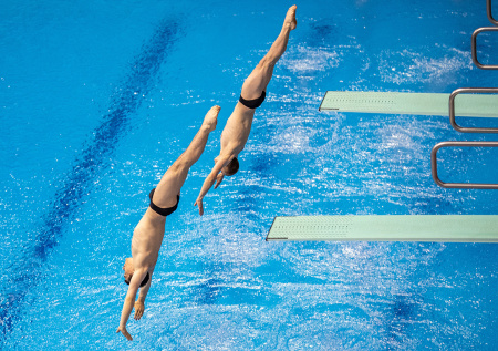 Прыгуны на Олимпиаде увеличивают половые органы для дальности полета