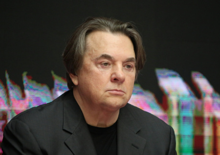 Биография, молодая жена, болезнь дочери: Константину Эрнсту — 65