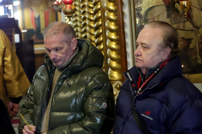 Владимир Стержаков (справа)