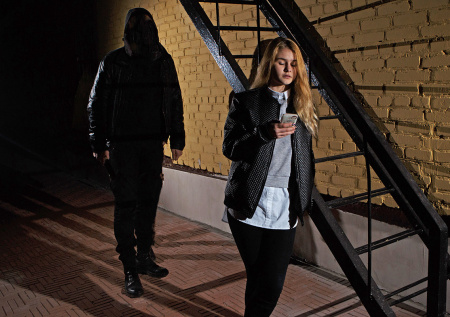 Юрист объяснил, что поможет бороться с преследователями