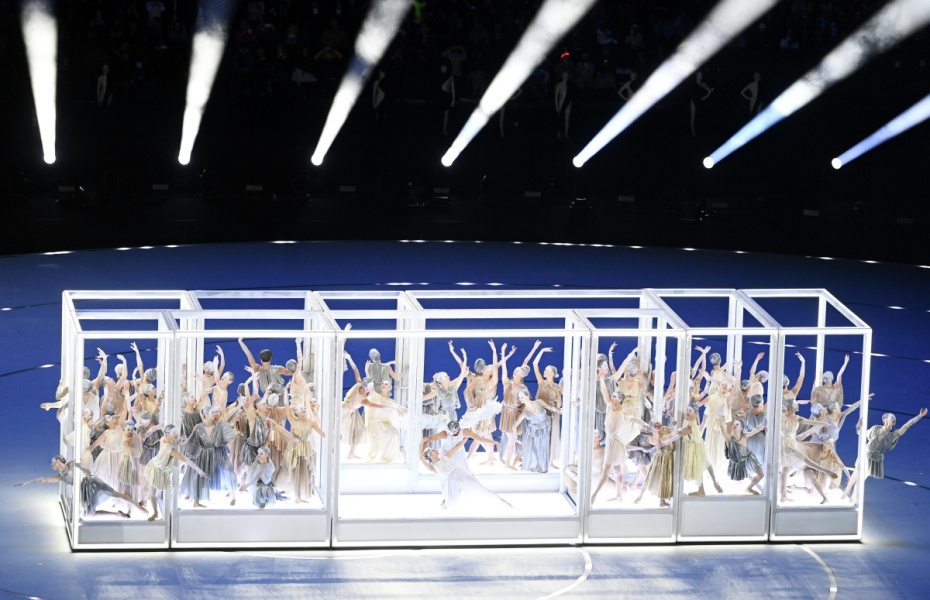 Церемония открытия XXV зимних Олимпийских игр на стадионе «Сан-Сиро» в Милане