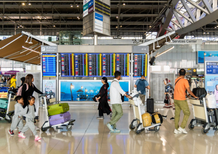 Около тысячи россиян застряли в таиландском аэропорту