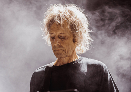 Полиция взялась за дело о странной смерти экс-гитариста The Cure