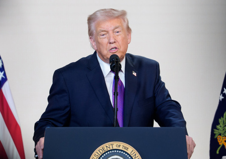 Китай пригрозил США отменить визит Трампа из-за Тайваня