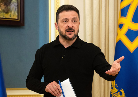 Зеленский потребовал у Франции вооружение