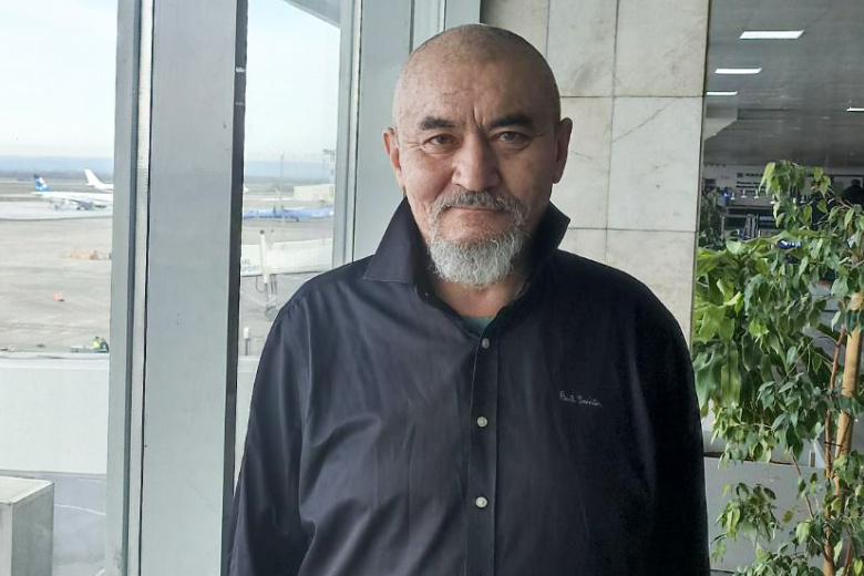 Политолог Александр Собянин в аэропорту Бишкека