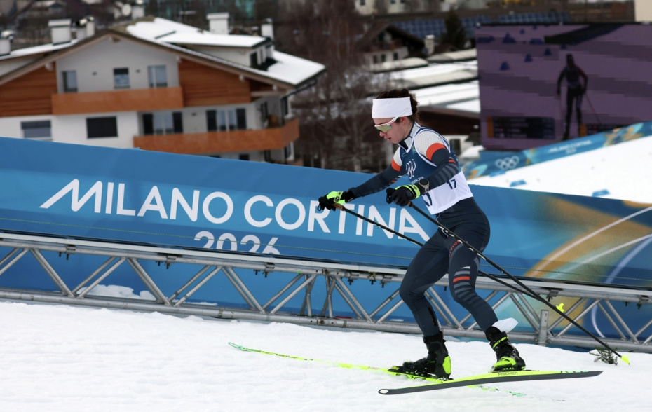 Дарья Непряева на дистанции скиатлона 10 + 10 км соревнований по лыжным гонкам среди женщин на зимних Олимпийских играх — 2026