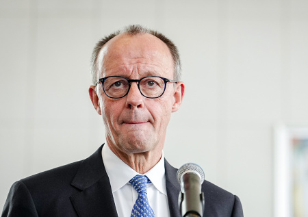 Названо число недовольных Мерцем жителей Германии