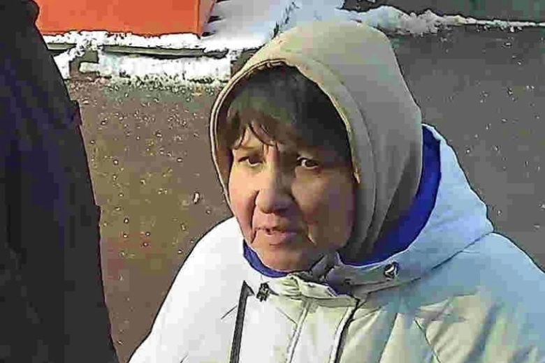 Пособница покушения на генерал-лейтенанта Владимира Алексеева Зинаида Серебрицкая (стоп-кадр видео, полученного с камеры наружного наблюдения)