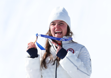Олимпийцам пообещали разобраться с ломающимися медалями