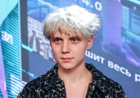 Главный краш школьниц, роман с Пересильд: как живет Ваня Дмитриенко