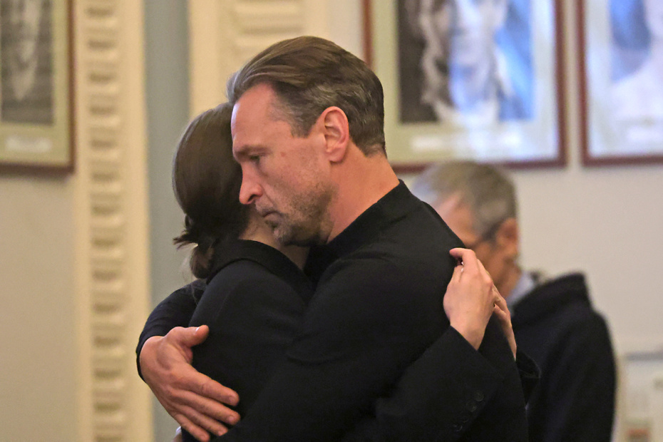 Анна Чиповская и Виктор Добронравов на церемонии прощания с заслуженной артисткой России Ольгой Чиповской