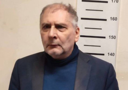 Педофил домогался девочки в лифте