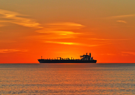 В Индии задержали три танкера за контрабанду нефти