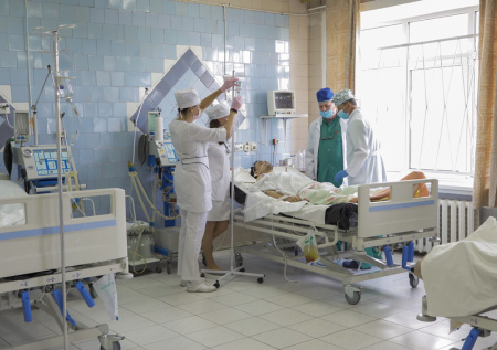 Два пациента превратили приемный покой в октагон