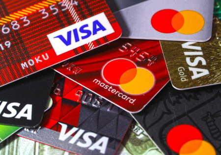 Европе посоветовали сократить зависимость от Visa и Mastercard