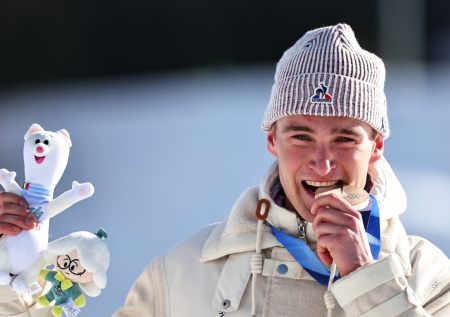 «Решил срезать»: Панжинский осудил французского лыжника за нарушение правил