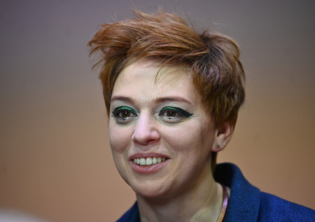 Звезда «Не родись красивой» вышла на связь после сообщений о переломе ноги