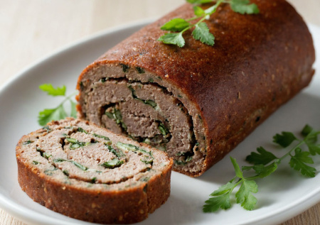 Печеночный торт уже не в почете. Теперь делаю рулет — та же нежность, но гораздо интереснее