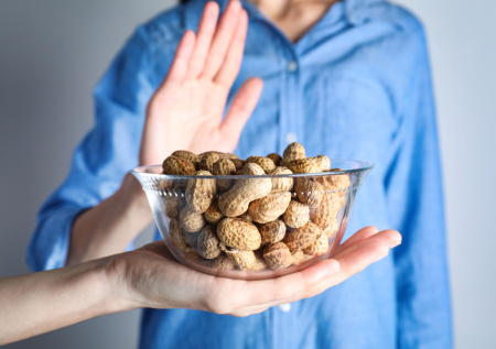 Врач ответила, к каким опасным последствиям может привести пищевая аллергия