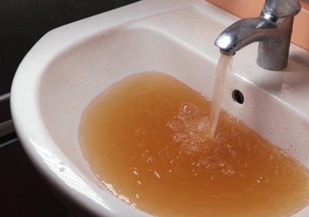 Муж главы российского города угрожал жителям за критику администрации