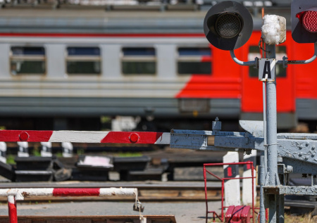 Автомобиль взорвался на ж/д переезде