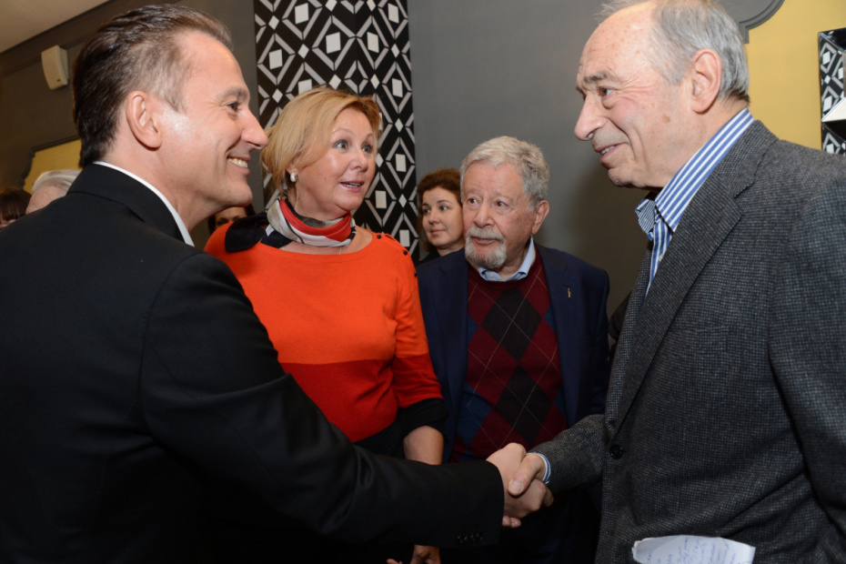 Актер, режиссер, художественный руководитель Театра имени М. Н.Ермоловой Олег Меньшиков, актриса Наталья Селезнева, адвокат Генрих Падва и актер Валентин Гафт