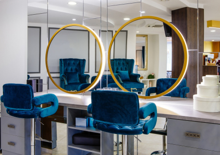 Мастера маникюра устроили драку в салоне красоты и оказались в суде