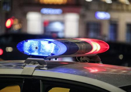 Школьница устроила погоню с полицией и влетела в забор