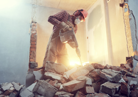 Трое владельцев квартир чуть не обрушили 17-этажный дом ради бизнес-идеи