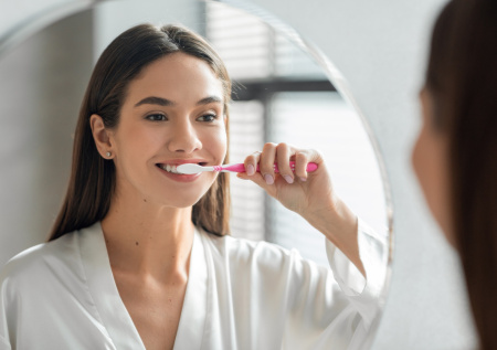 Россиянам рассказали, можно ли чистить зубы сразу после еды