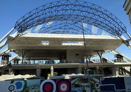 «Мост в никуда»: одинокая свая в Латвии стала символом расточительства