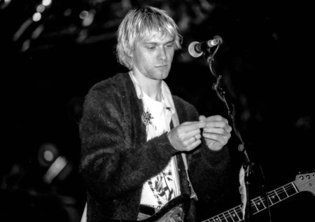 Музкритик поставил точку в споре о причинах гибели Кобейна