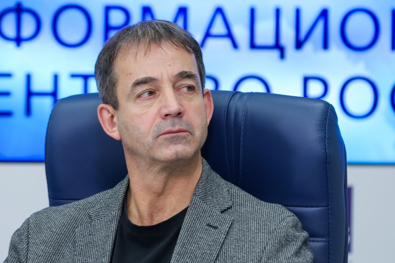 Дмитрий Певцов