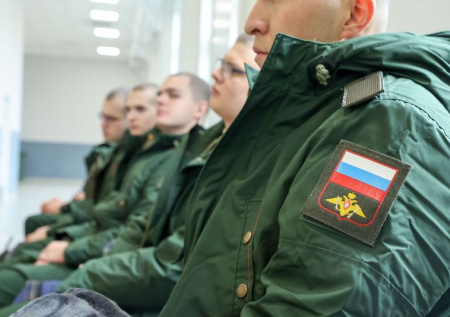 В Минобороны предложили увеличить зарплаты контрактников и призывников