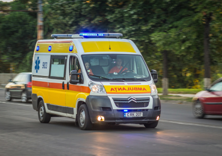 В Молдавии полиция окружила церковь и избила прихожан